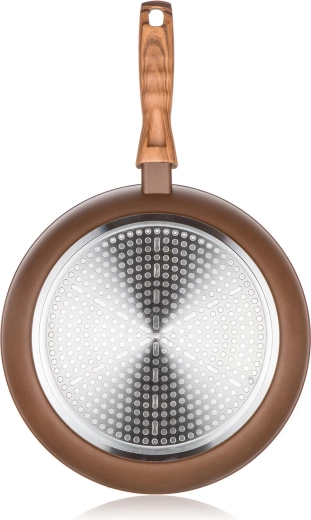 Fond induction pour un chauffage uniforme