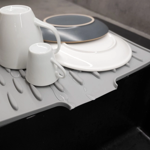 Silicone flexible et adhérence stable