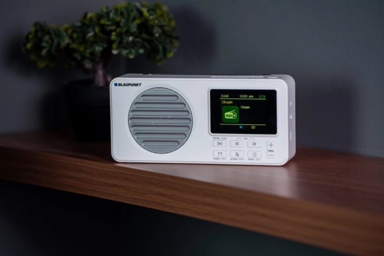 Radio portable avec réveil