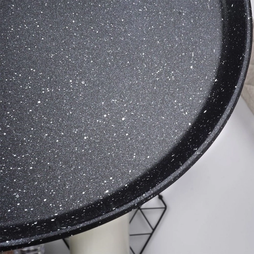 Revêtement en granit antiadhésif pour un retournement facile