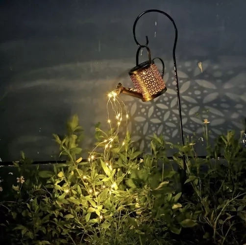 Effet d’eau qui s’écoule de l’arrosoir