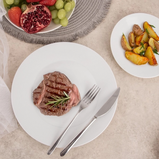 Diamètre 27 cm pour les plats principaux