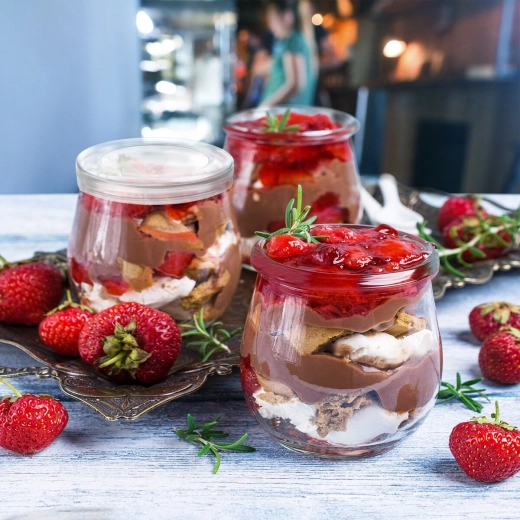 Portion idéale de 300 ml pour yaourts et desserts