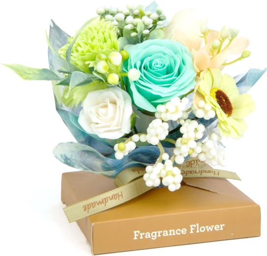 Décoration parfumée en plantes artificielles avec des roses