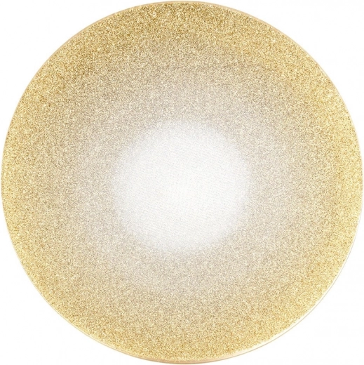 Éclat doré et effet miroir