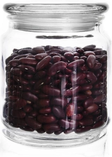 Ordre dans le garde-manger et sur le plan de travail