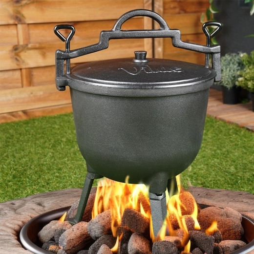 Pieds stables pour cuisiner au-dessus du feu