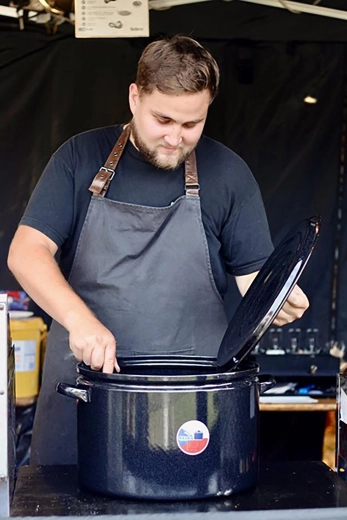 Grand volume pour la cuisson en grande quantité