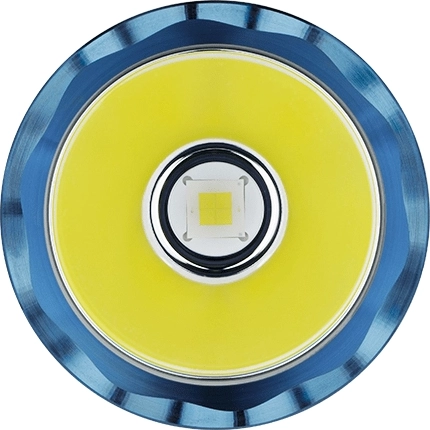 Jusqu’à 3100 lm et portée de 400 mètres