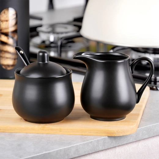 Design noir élégant pour chaque table