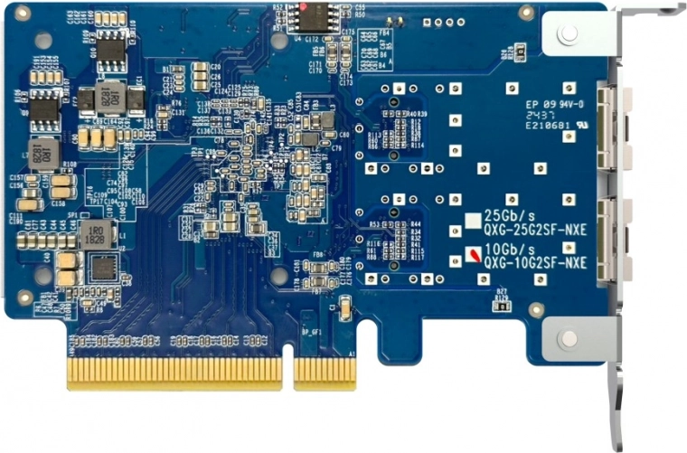 Deux ports 10GbE SFP+ pour un débit maximal
