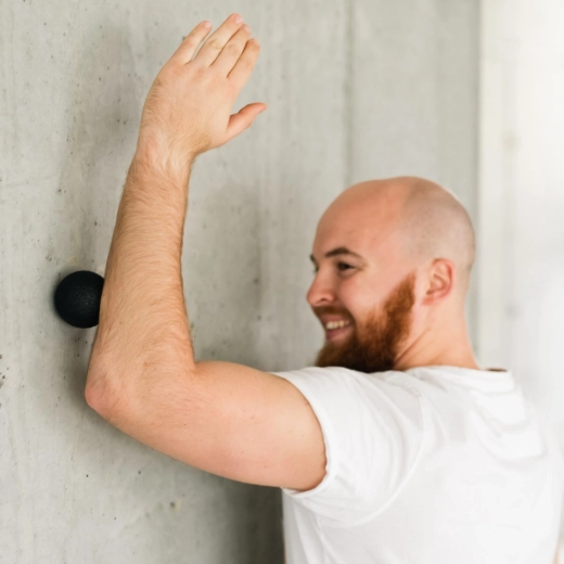 Auto-massage efficace du dos et des épaules