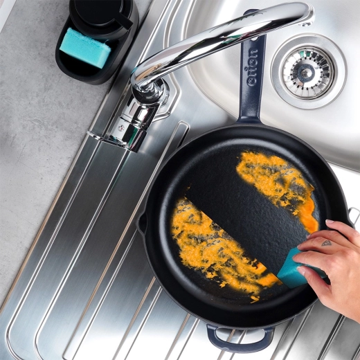 Surface émaillée pour une cuisson et un nettoyage faciles