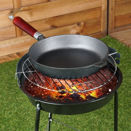 Utilisation polyvalente sur cuisinière, barbecue et au four
