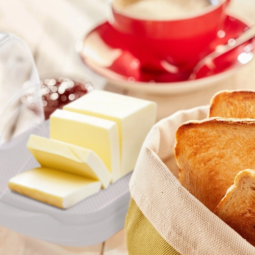 Service élégant au petit-déjeuner
