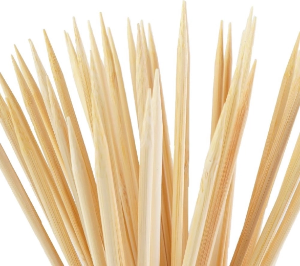 Bambou naturel avec pointe aiguisée