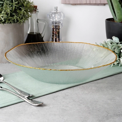 Polyvalent, pour la cuisine comme pour la table de fête