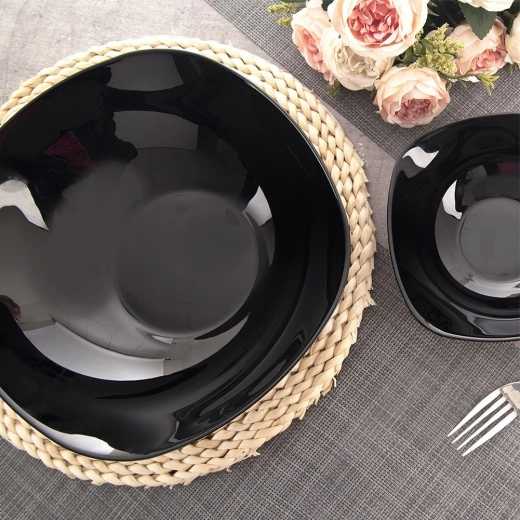 Design noir moderne pour chaque table