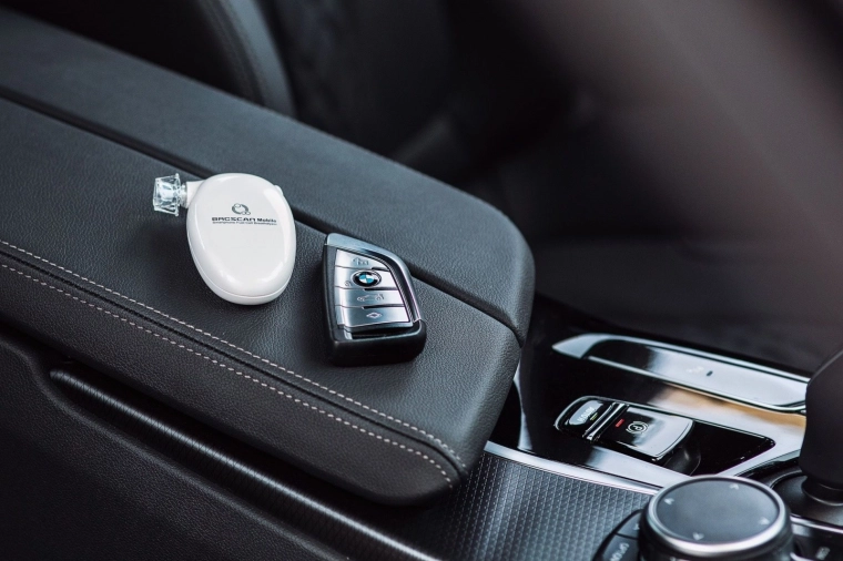 Design compact pour la voiture et la poche
