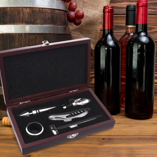 Tout pour ouvrir et servir dans un seul coffret