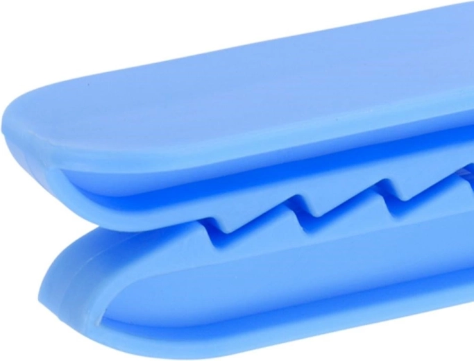 Fixation solide de la serviette et de la couverture