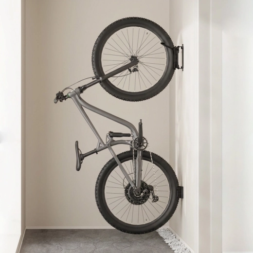 Le rangement vertical du vélo économise de l’espace