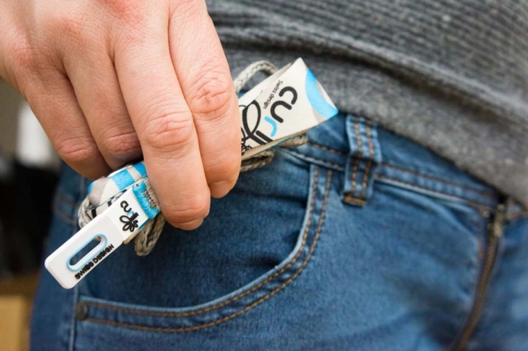 Dragonne confortable et distributeur de sacs