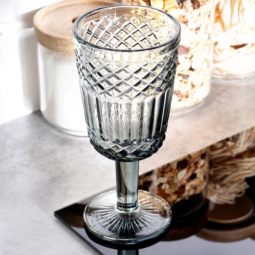 Design élégant noir fumé