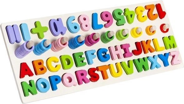 Alphabet et chiffres dans un seul puzzle d’encastrement