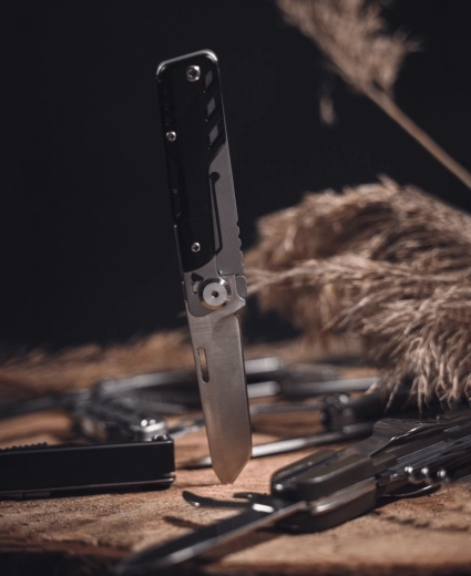 Outil multifonction de camping Pentagon Odin avec ciseaux Tac Maven noir