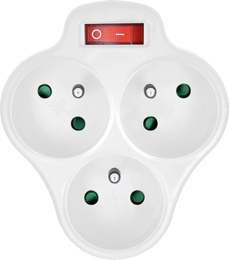 3 prises dans un format compact