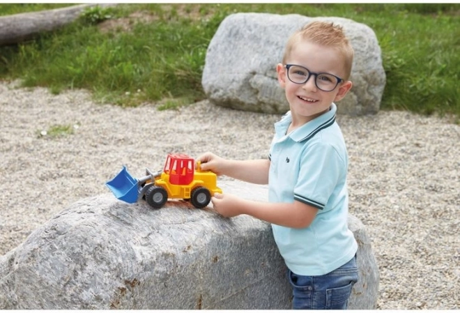 Jeu en plein air pour les petits constructeurs
