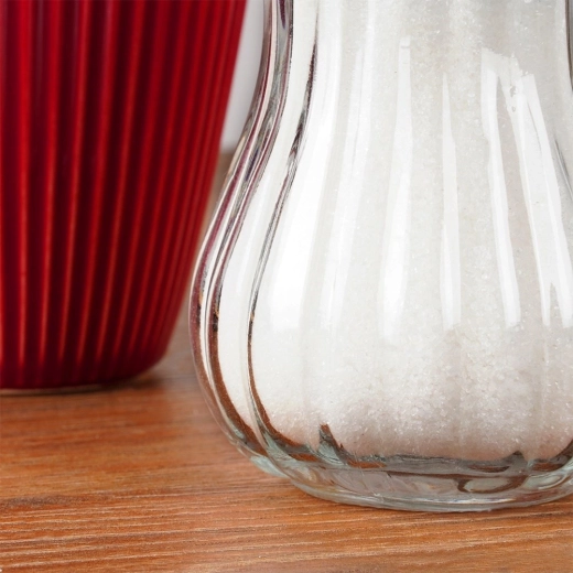 Verre transparent résistant avec corps rainuré