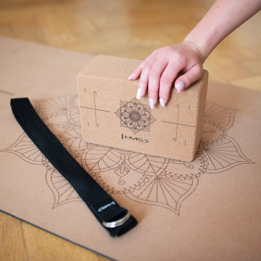 Bloc de yoga en liège pour la stabilité et un étirement plus profond