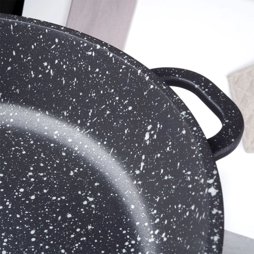 Surface granit antiadhésive pour une cuisine saine