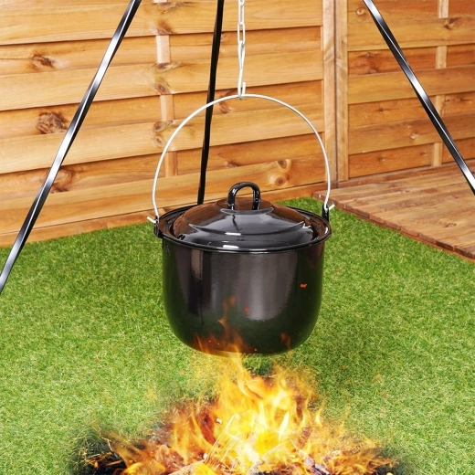 Pour cuisiner au-dessus du feu ou à la maison