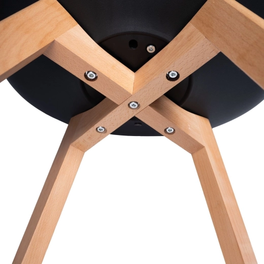 Pieds en bois stables et construction solide