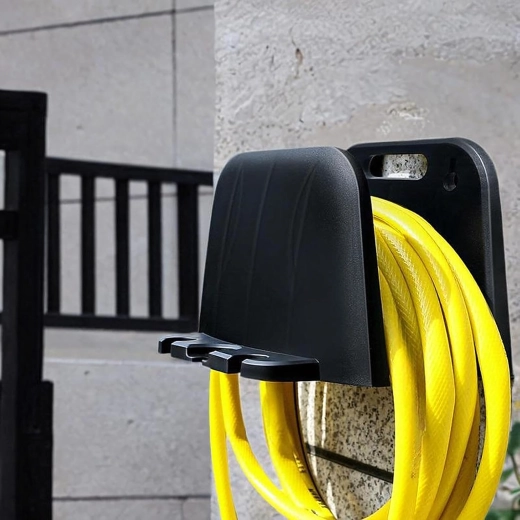 Suspension facile et support stable pour les boucles du tuyau