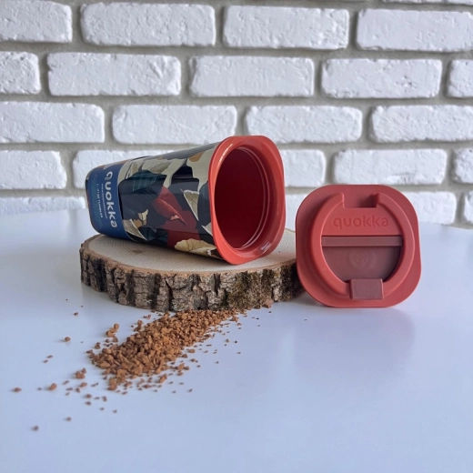 Large ouverture pour un remplissage et un nettoyage faciles