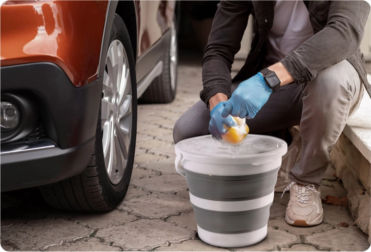 Assistant universel pour la lessive et le lavage de voiture