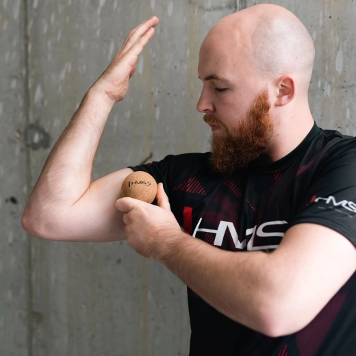 Massage ponctuel précis des points gâchettes