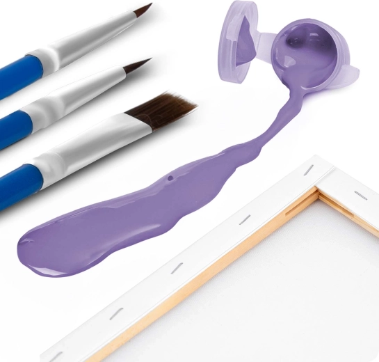 Tout dans la boîte : 30 couleurs et 3 pinceaux pour détails et aplats