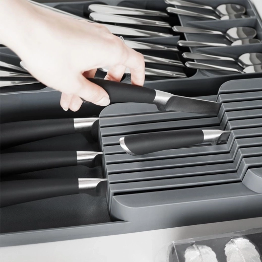 Des fentes sûres et bien organisées pour les couteaux