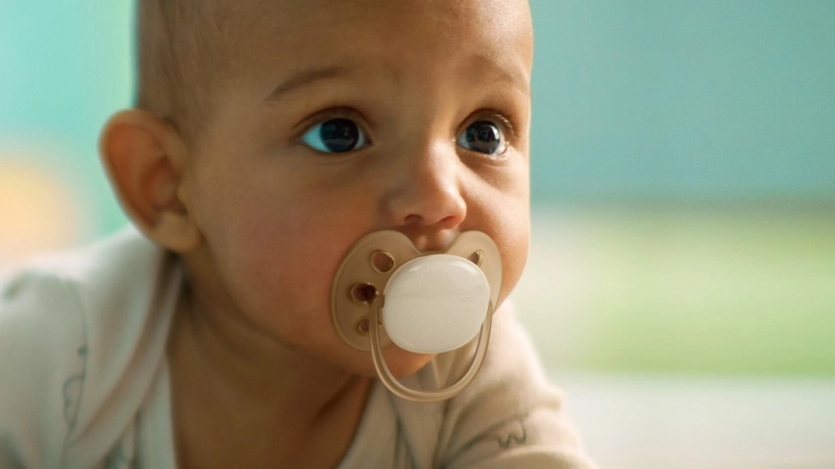 Tétine orthodontique en silicone pour un développement naturel