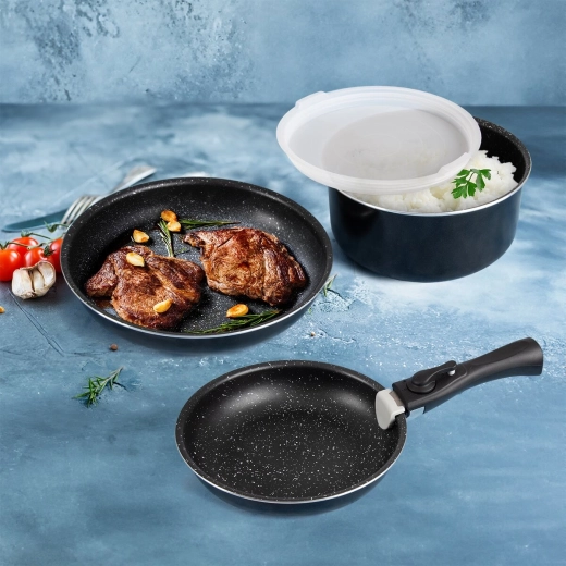 Ensemble pour la cuisine de tous les jours avec couvercle