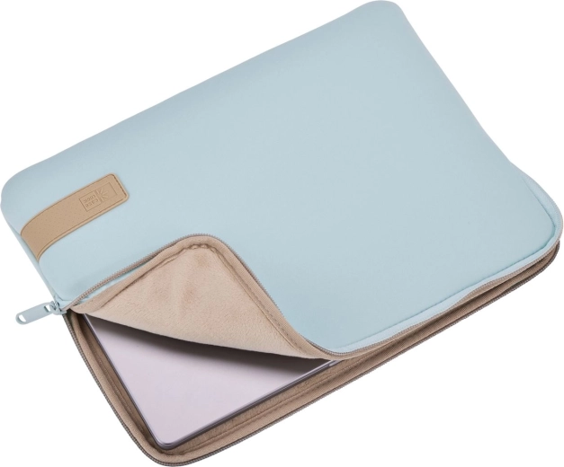Intérieur en peluche contre les rayures