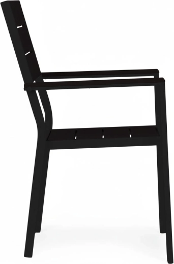 Structure en acier résistante avec revêtement par poudre