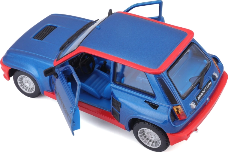 Portes ouvrantes et intérieur réaliste