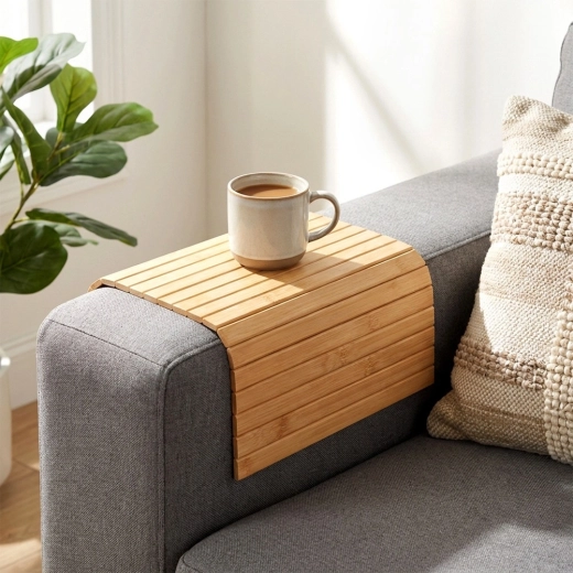 Surface stable pour l’accoudoir du canapé