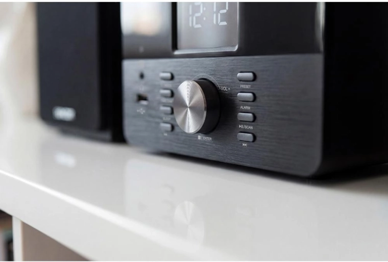 Radio FM avec RDS et commandes intuitives